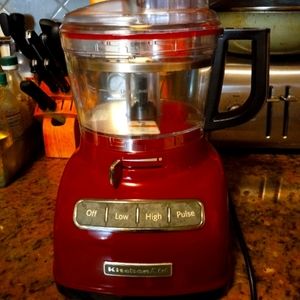 KITCHEN AID FOOD PROCESSOR  11 cups (RED)